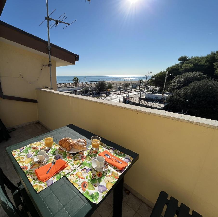 Sunrise Beach House - Sea View Apartment Montesilvano Exterior photo